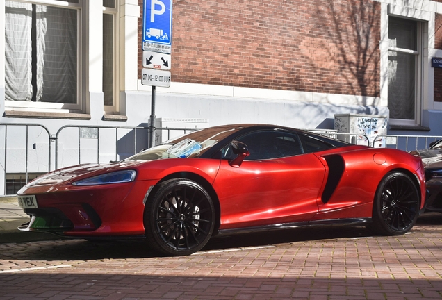 McLaren GT