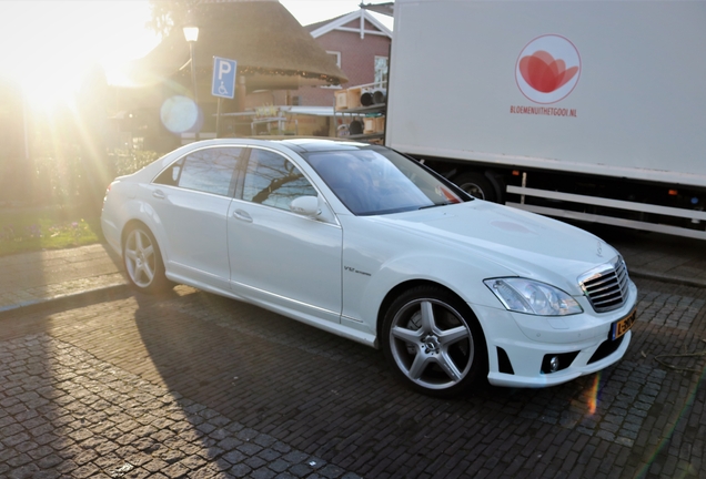 Mercedes-Benz S 65 AMG V221