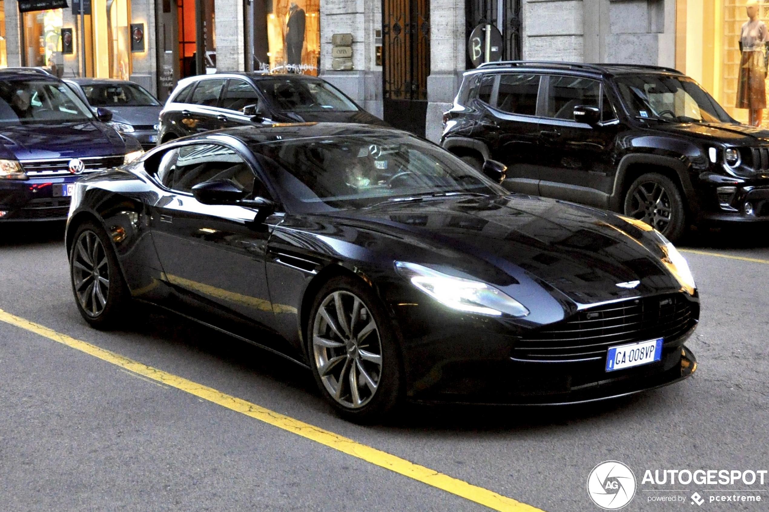 Aston Martin DB11 V8