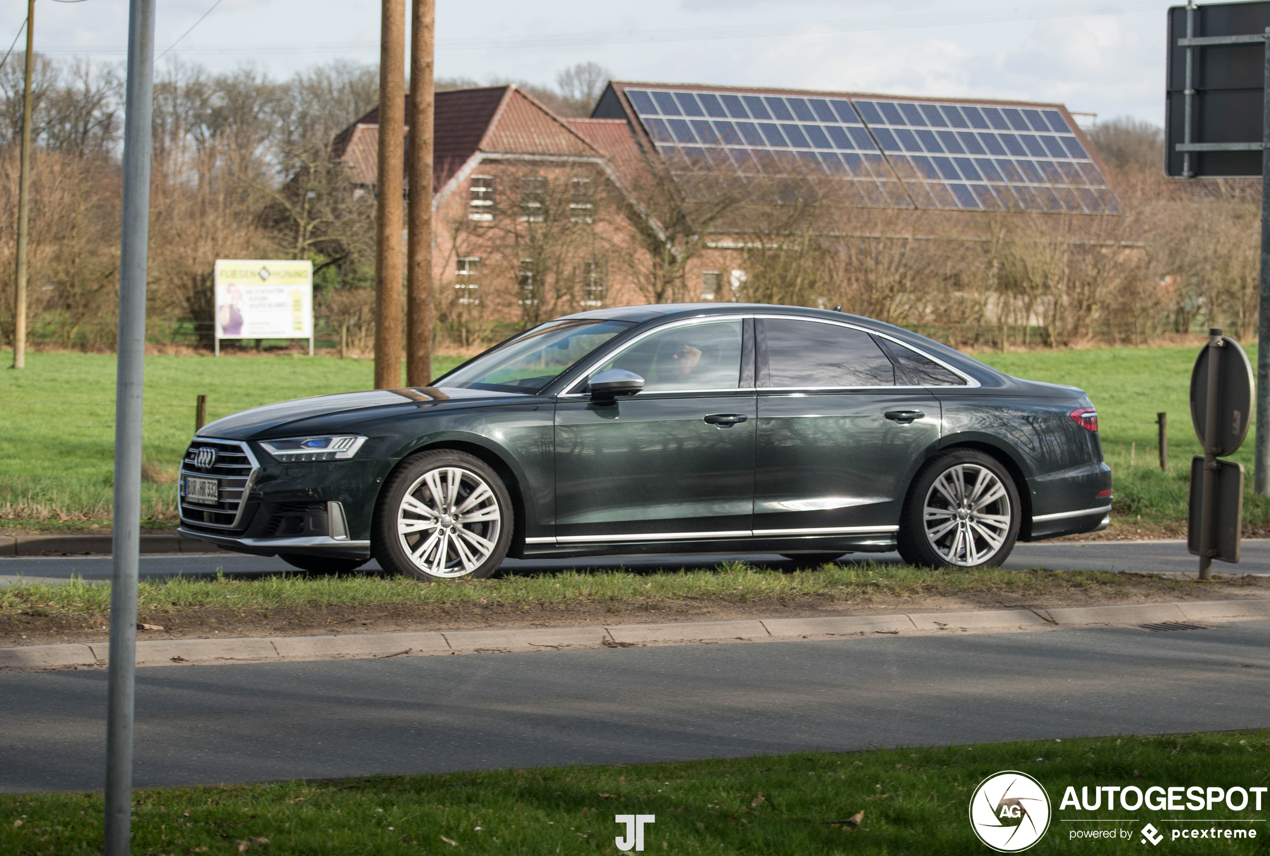 Audi S8 D5