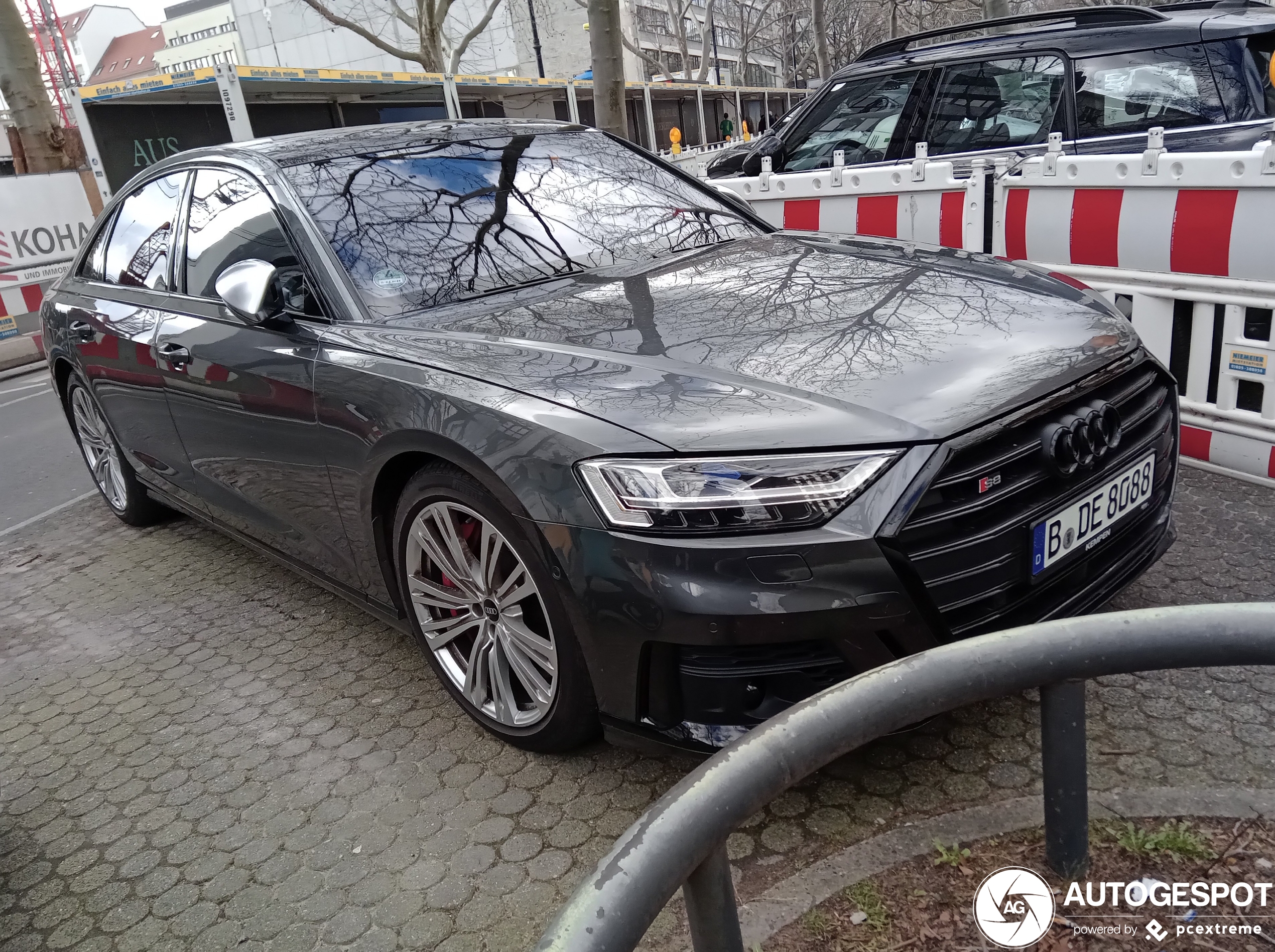 Audi S8 D5