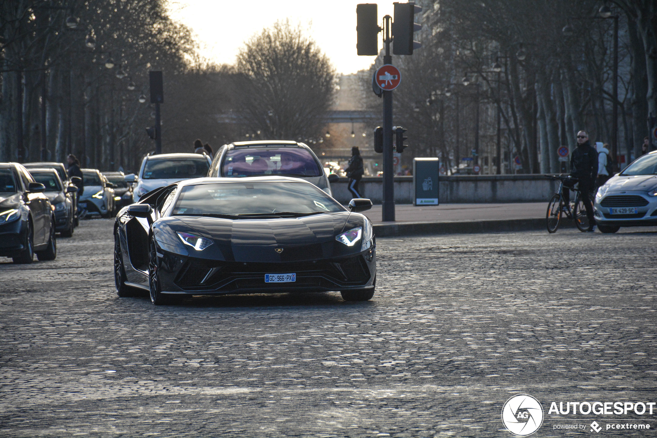 Lamborghini Aventador S LP740-4