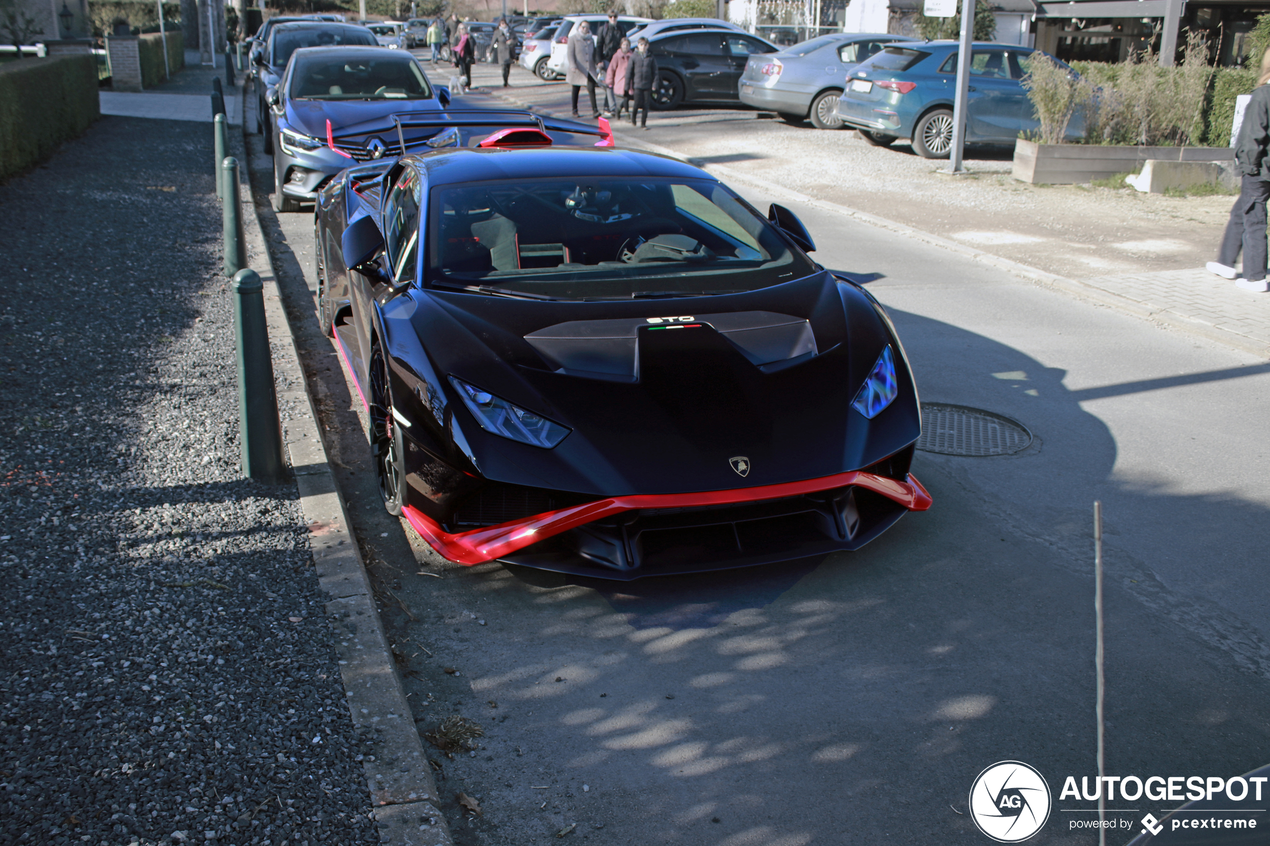 Lamborghini Huracán LP640-2 STO heeft lippenstift op