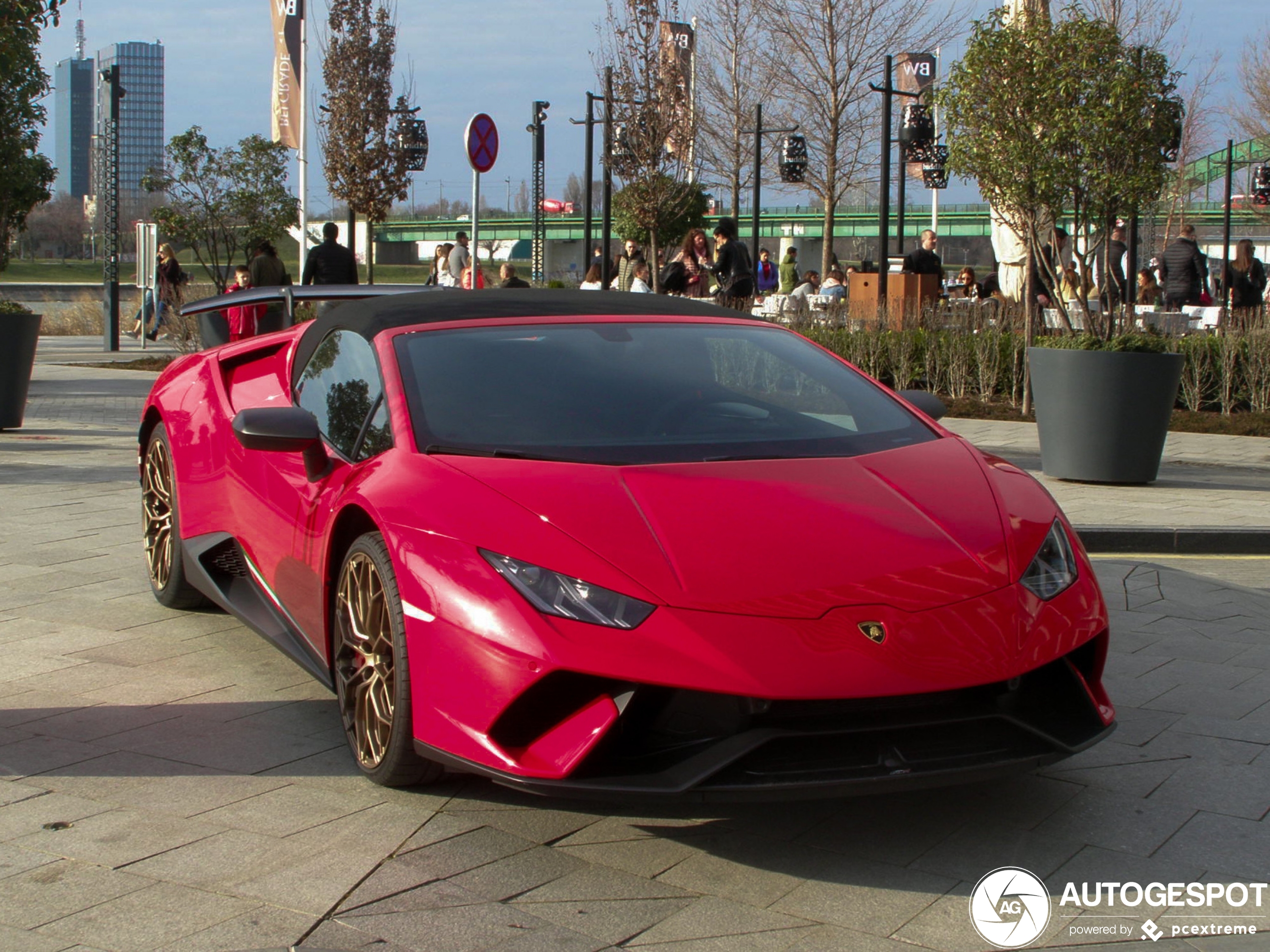 Lamborghini Huracán LP640-4 Performante Spyder