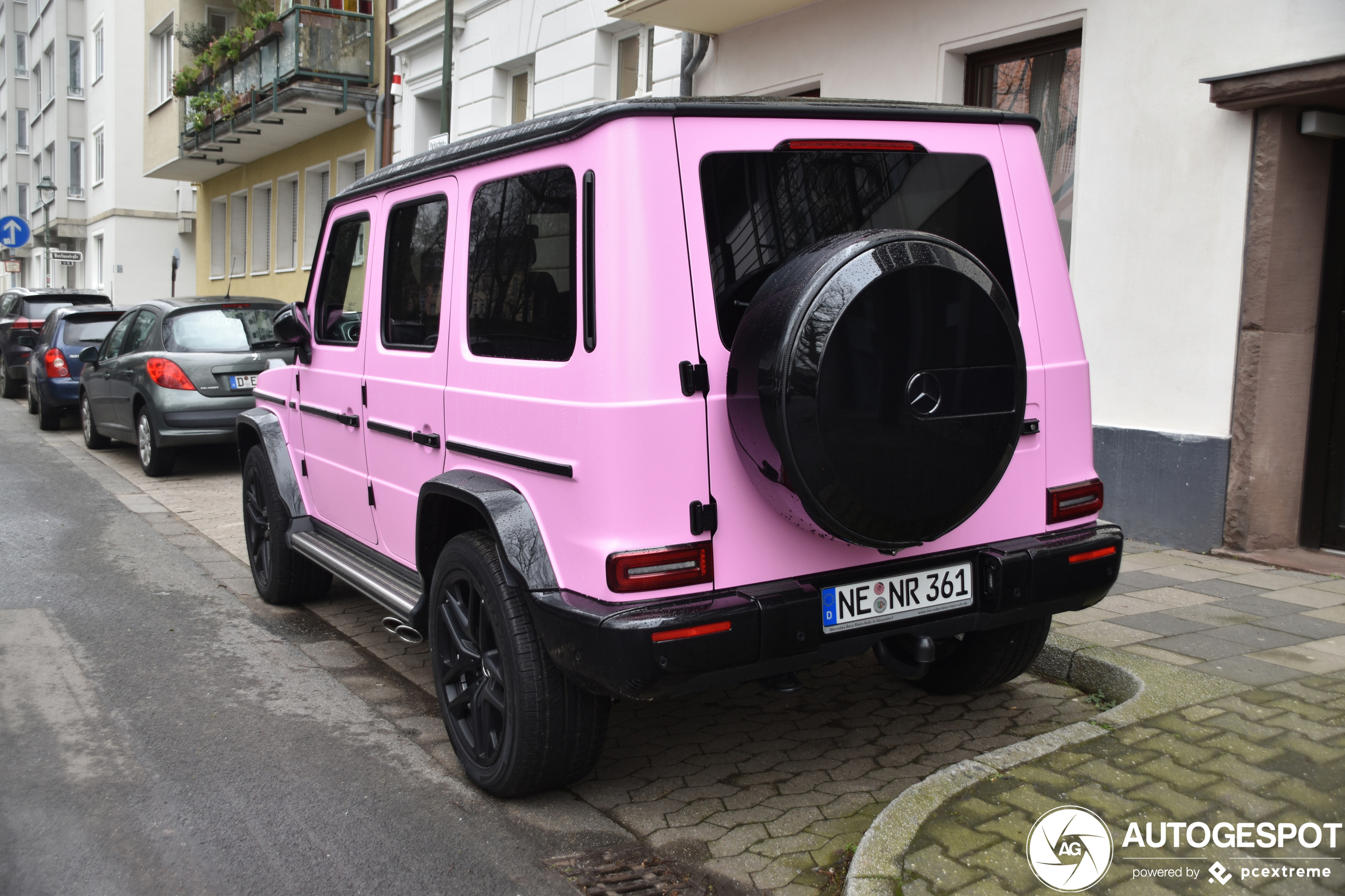 mercedes g wagon 2022 pink
