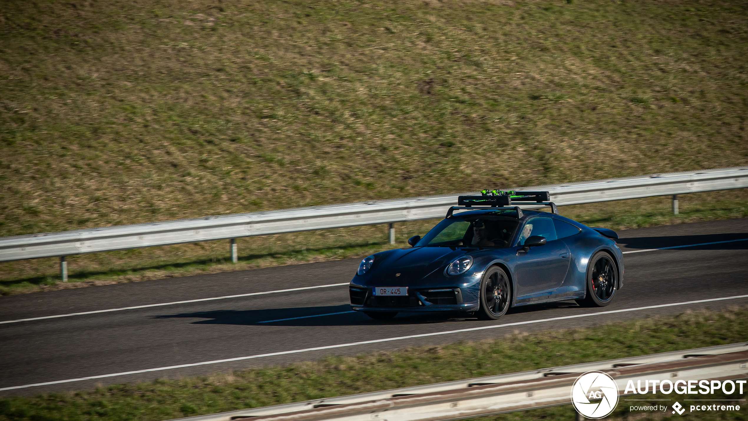 Porsche 992 Carrera 4S