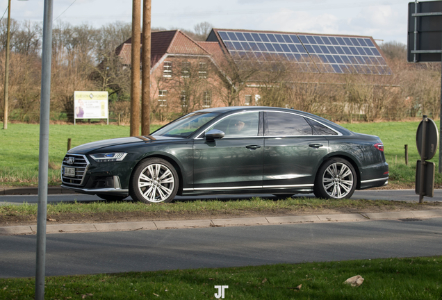 Audi S8 D5