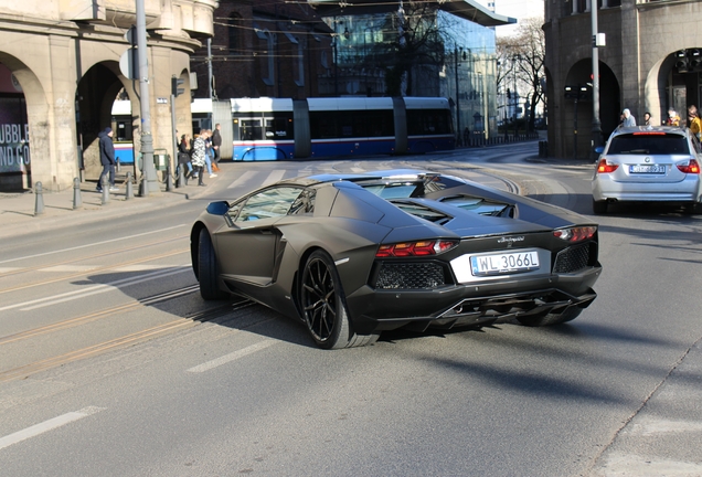 Lamborghini Aventador LP700-4 Roadster