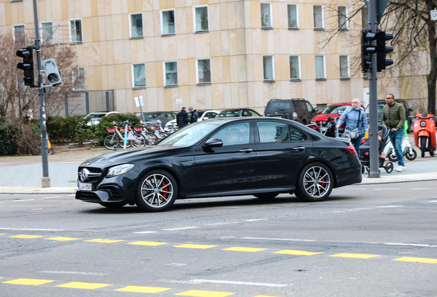 Mercedes-AMG E 63 S W213