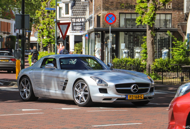 Mercedes-Benz SLS AMG