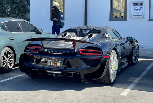 Porsche 918 Spyder Weissach Package