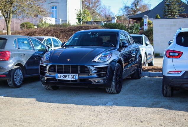 Porsche 95B Macan GTS