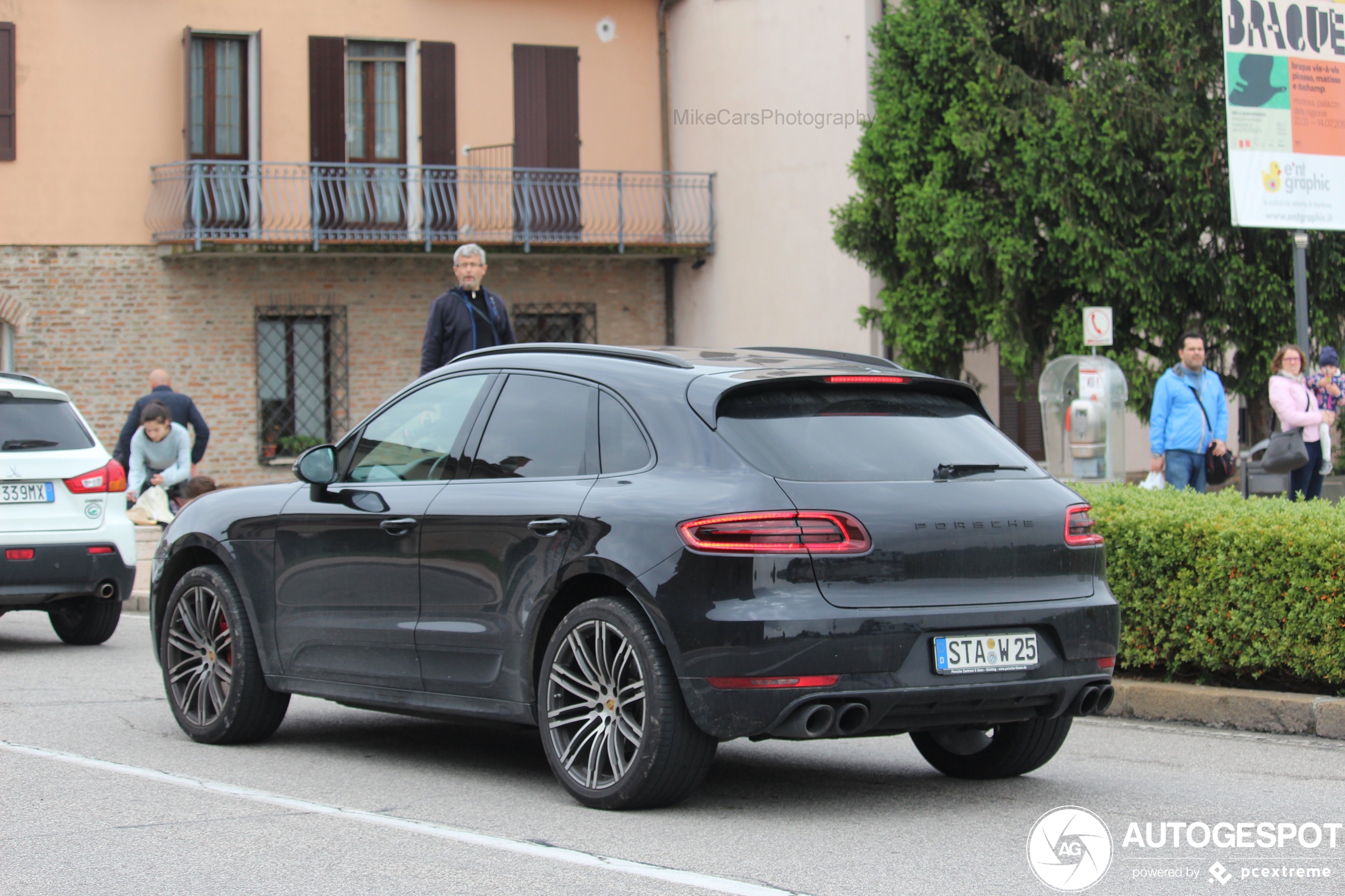 Porsche 95B Macan GTS