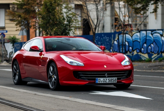 Ferrari GTC4Lusso T