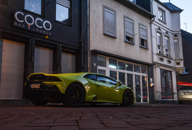 Lamborghini Huracán LP640-4 EVO