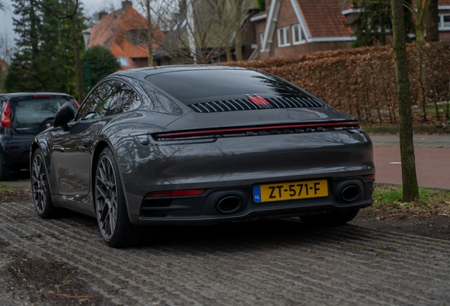 Porsche 992 Carrera 4S