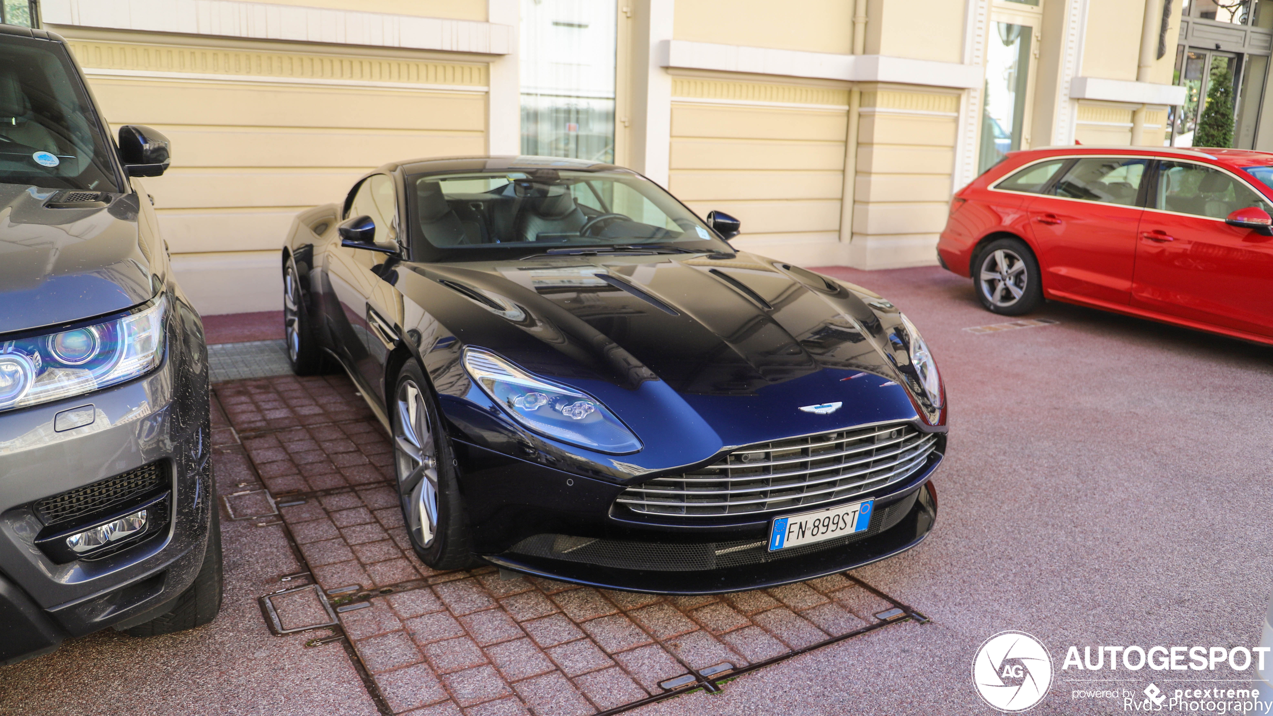 Aston Martin DB11