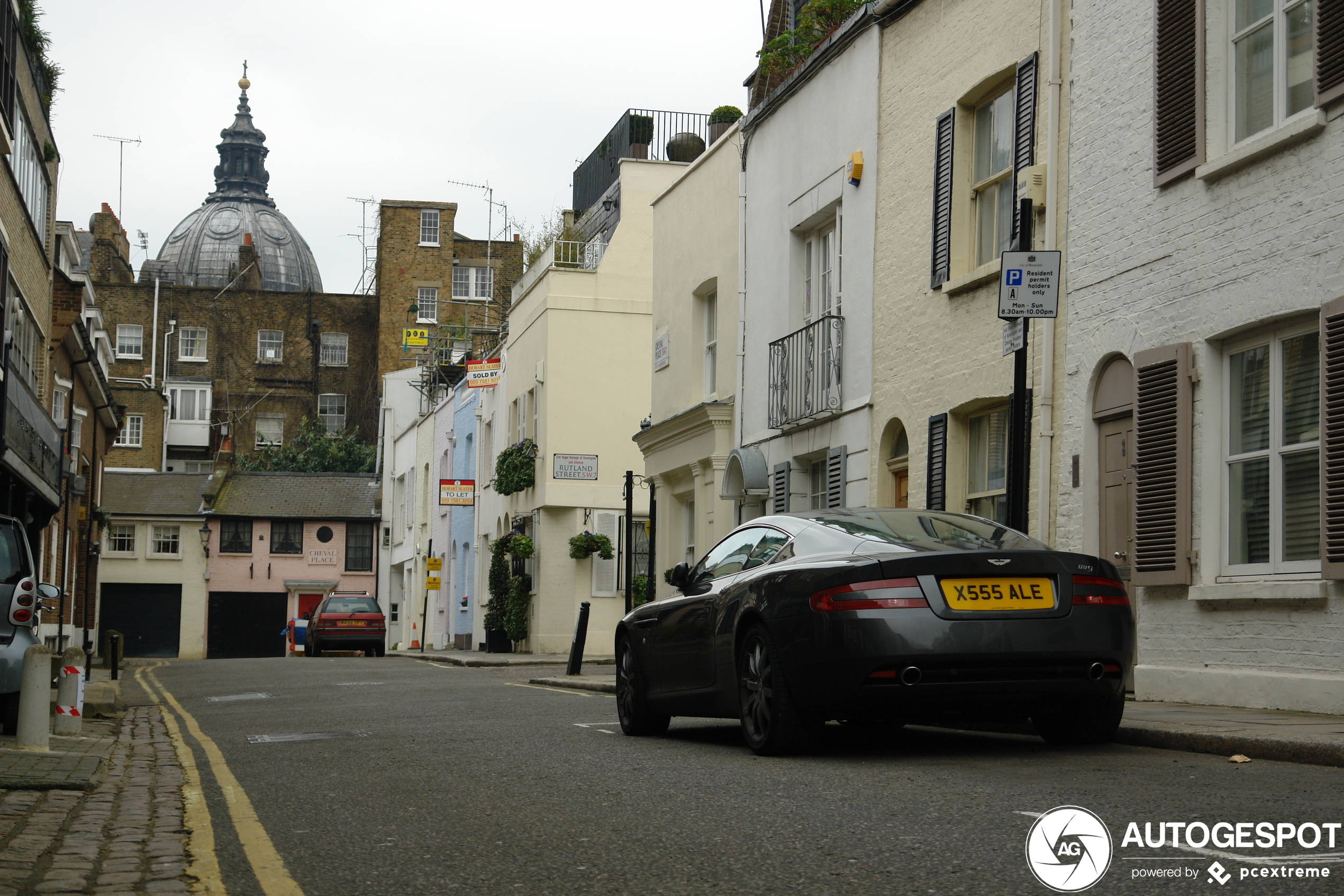 Aston Martin DB9