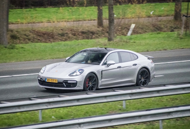 Porsche 971 Panamera Turbo