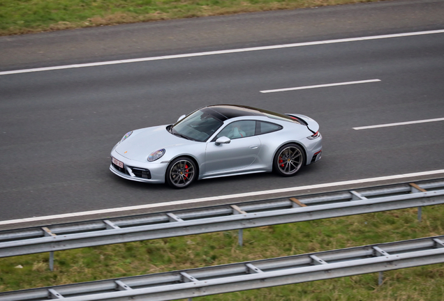 Porsche 992 Carrera 4S