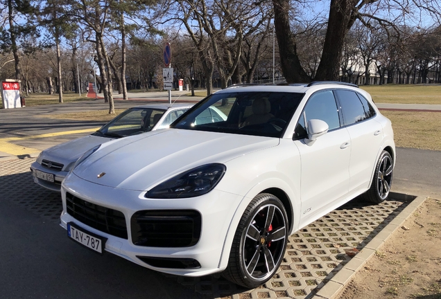 Porsche 9YA Cayenne GTS