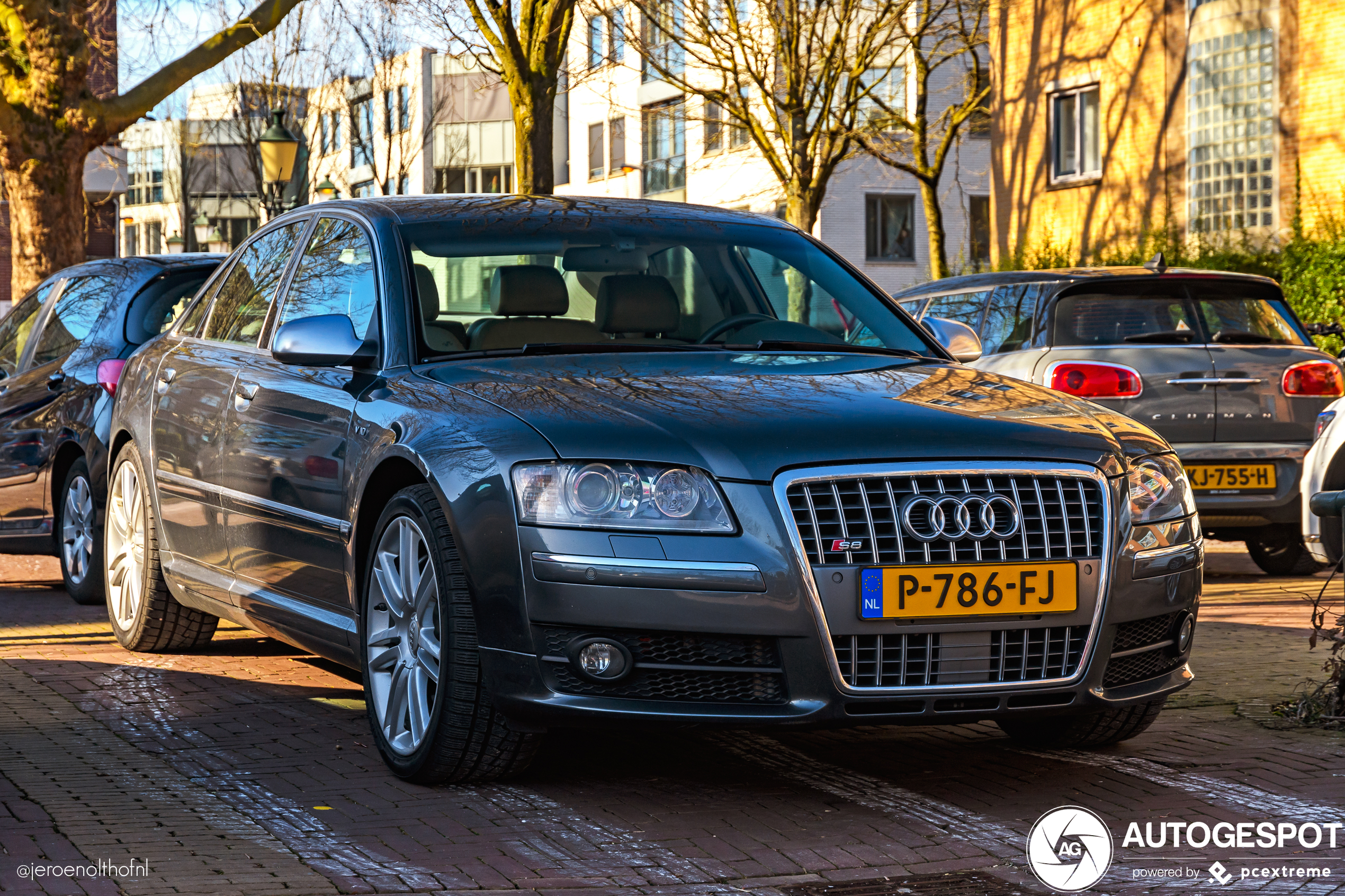 Audi S8 D3