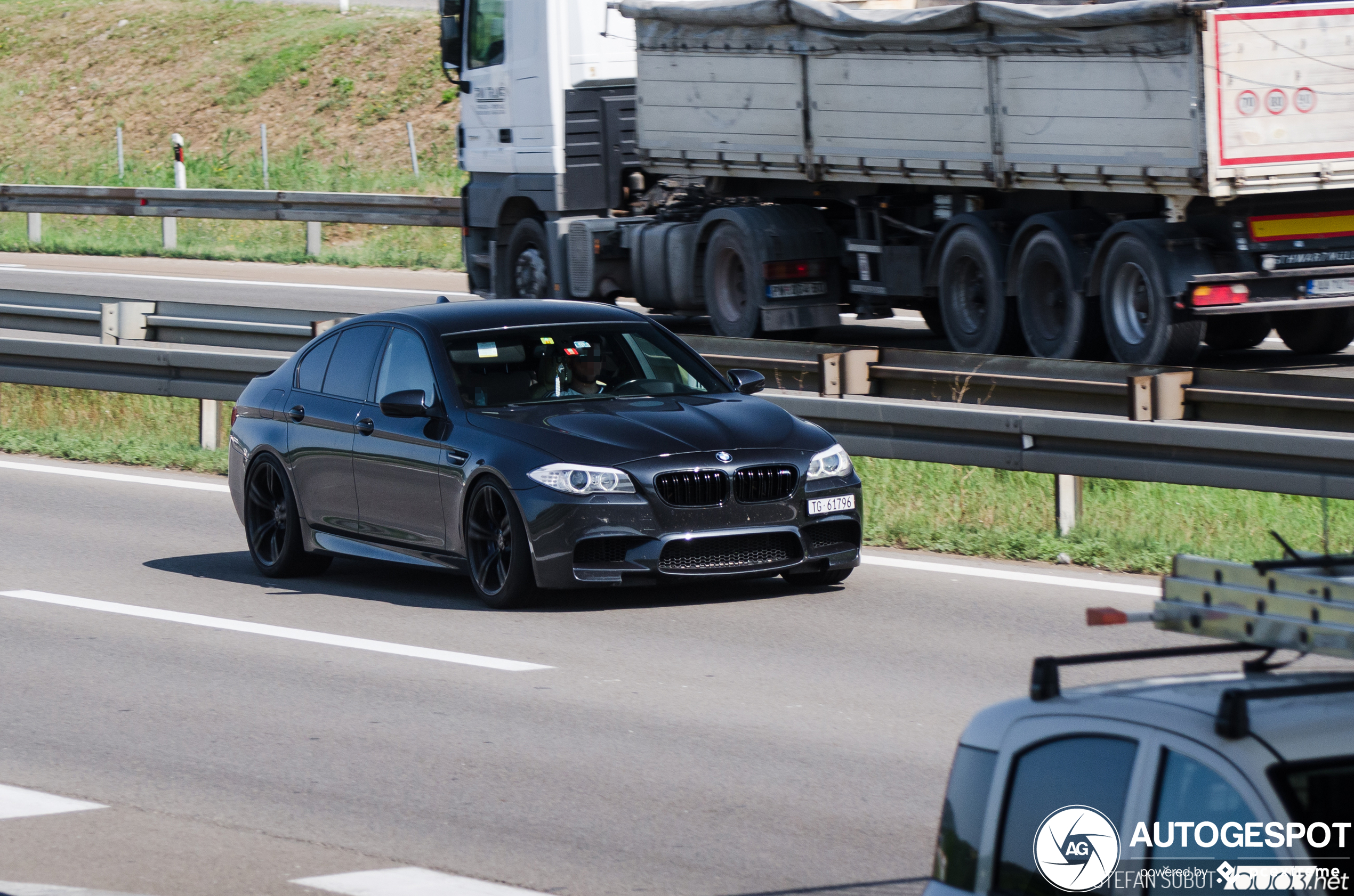 BMW M5 F10 2011