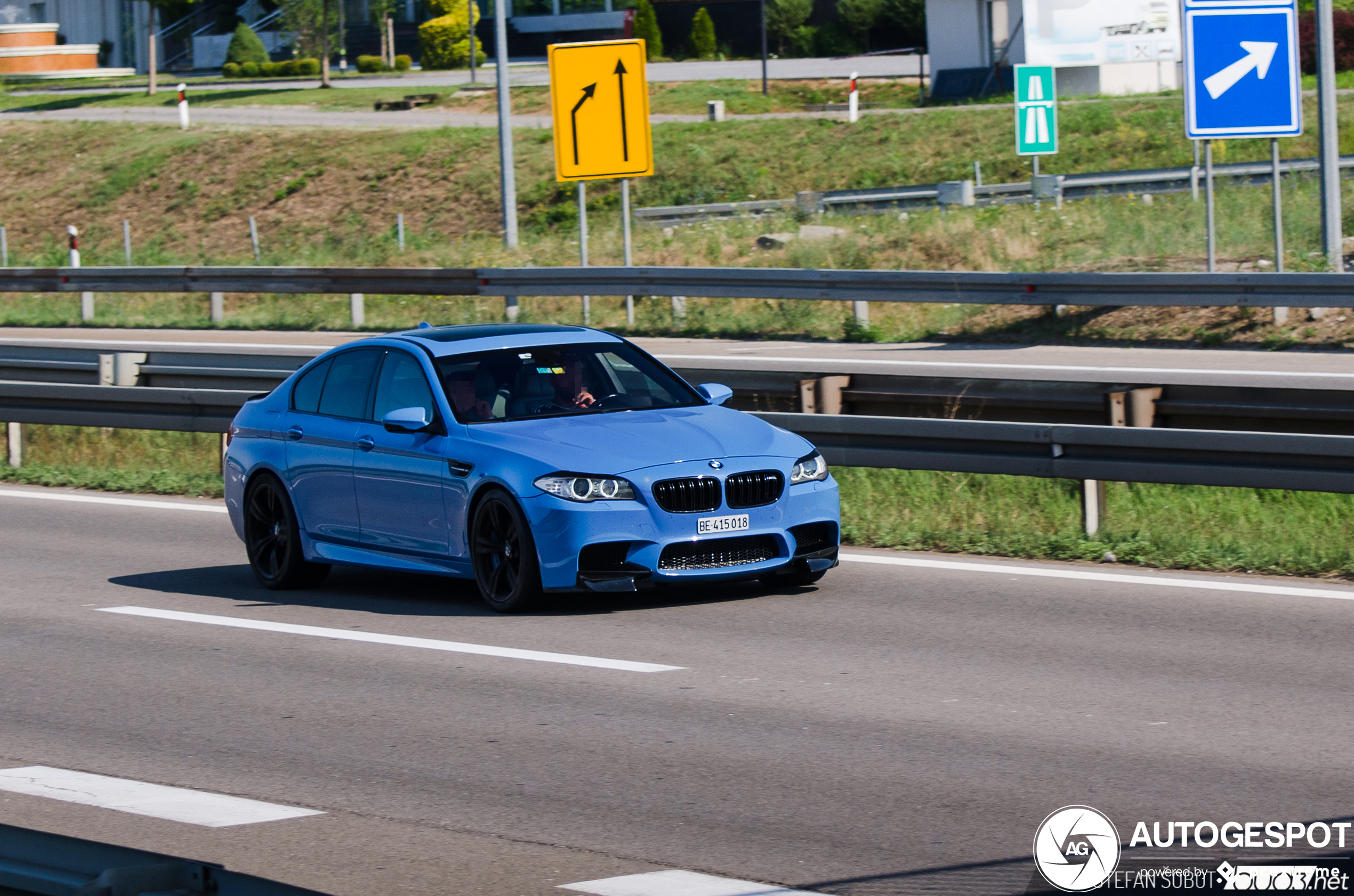 BMW M5 F10 2011