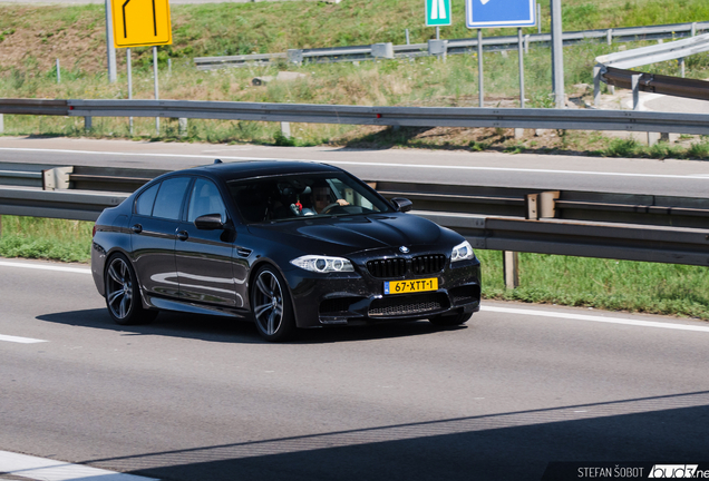 BMW M5 F10 2011