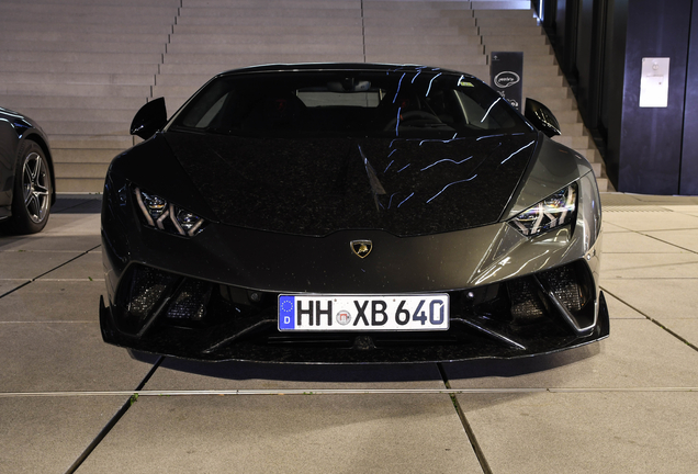 Lamborghini Huracán LP640-4 Performante