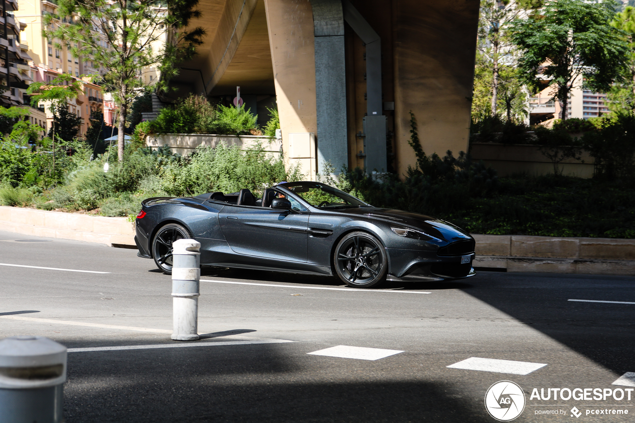 Aston Martin Vanquish S Volante 2017 Ultimate Edition