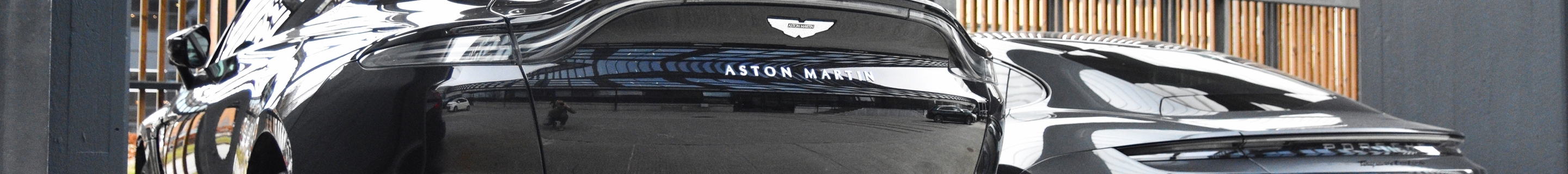 Aston Martin DBX