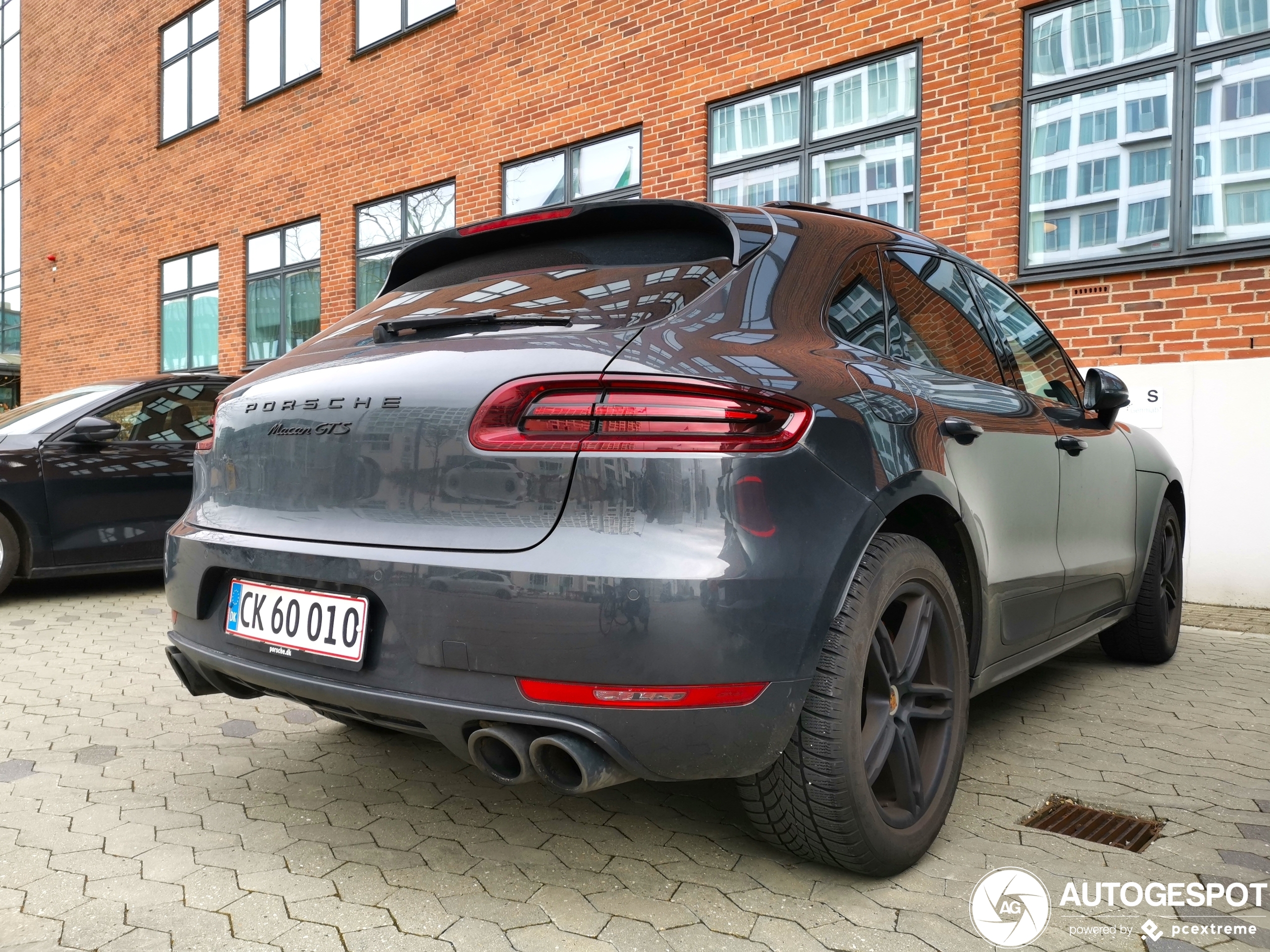 Porsche 95B Macan GTS