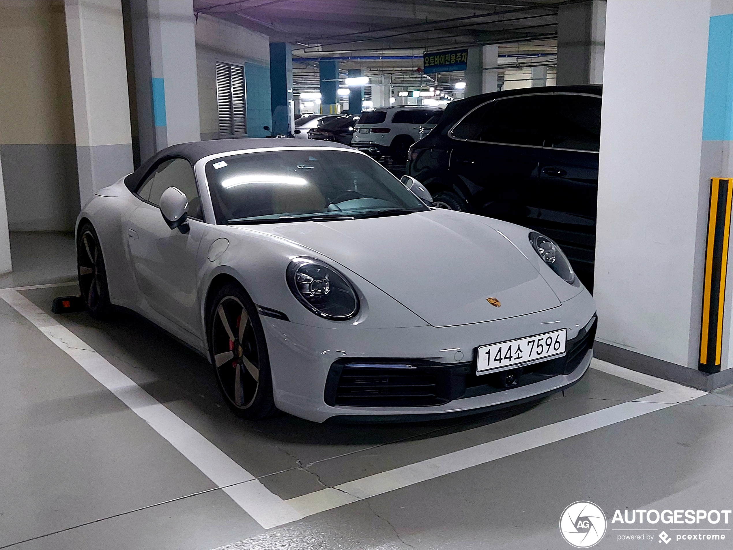 Porsche 992 Carrera 4S Cabriolet