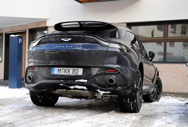 Aston Martin DBX