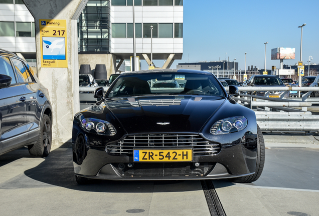 Aston Martin V8 Vantage 2012