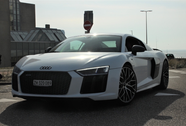 Audi R8 V10 Plus 2015