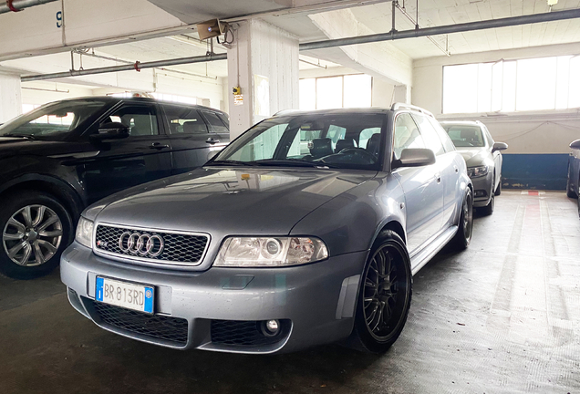 Audi RS4 Avant B5