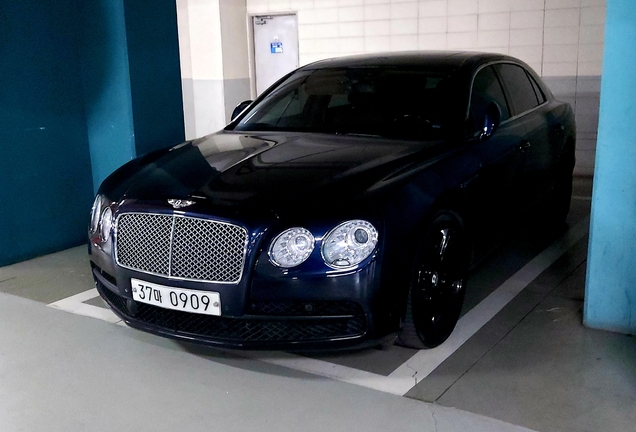 Bentley Flying Spur V8