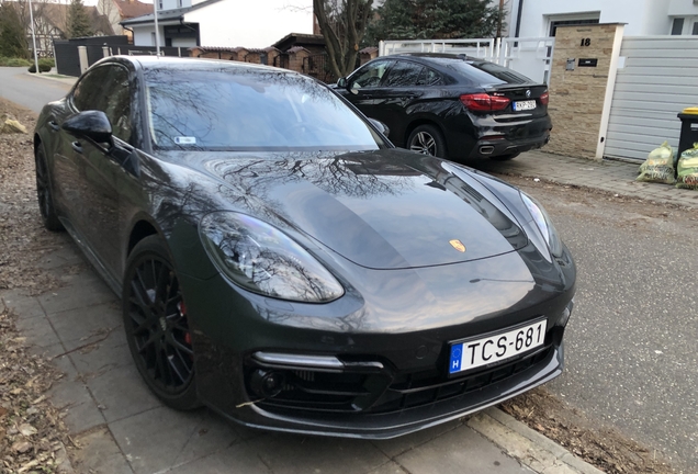 Porsche 971 Panamera Turbo