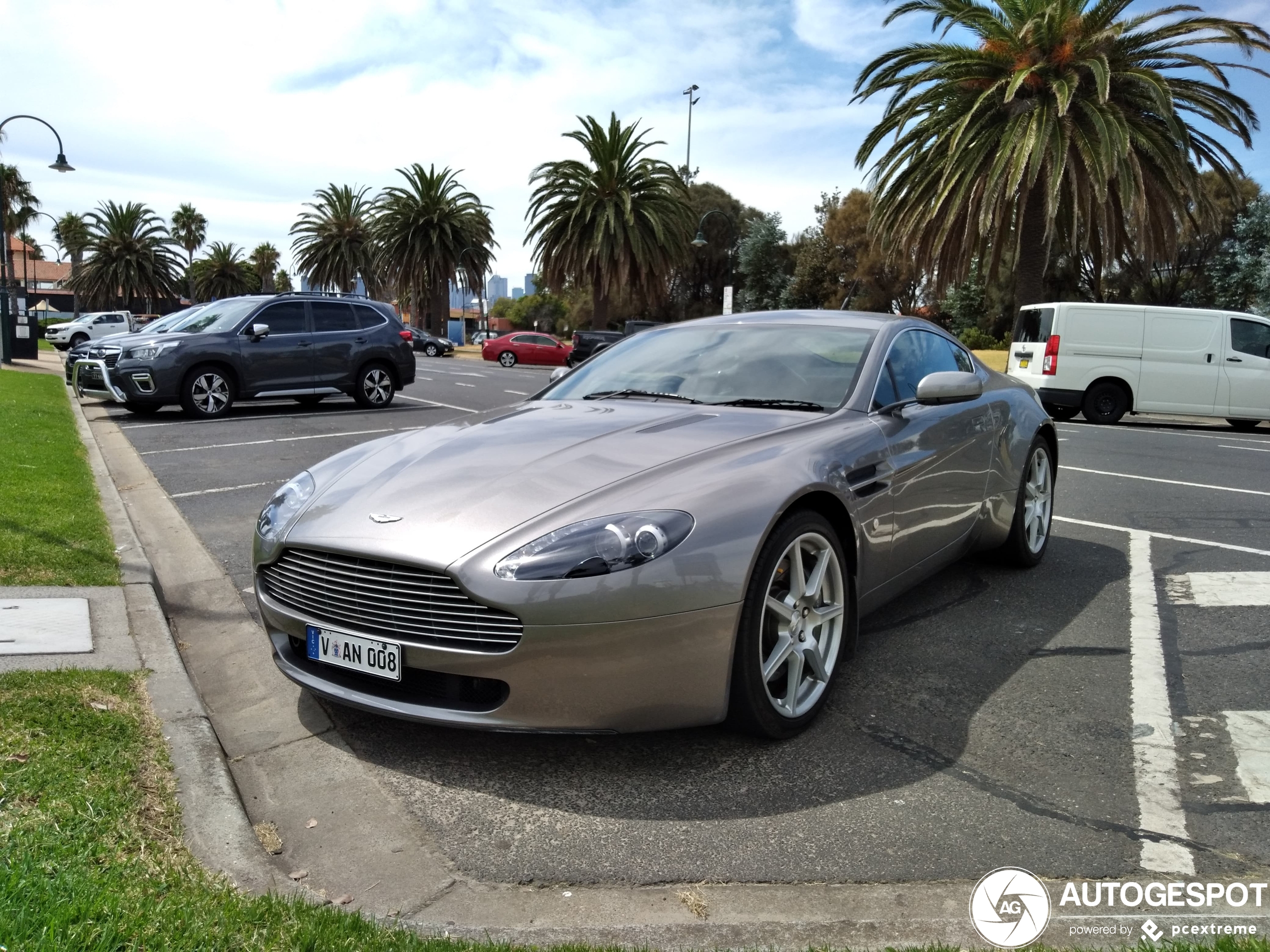 Aston Martin V8 Vantage