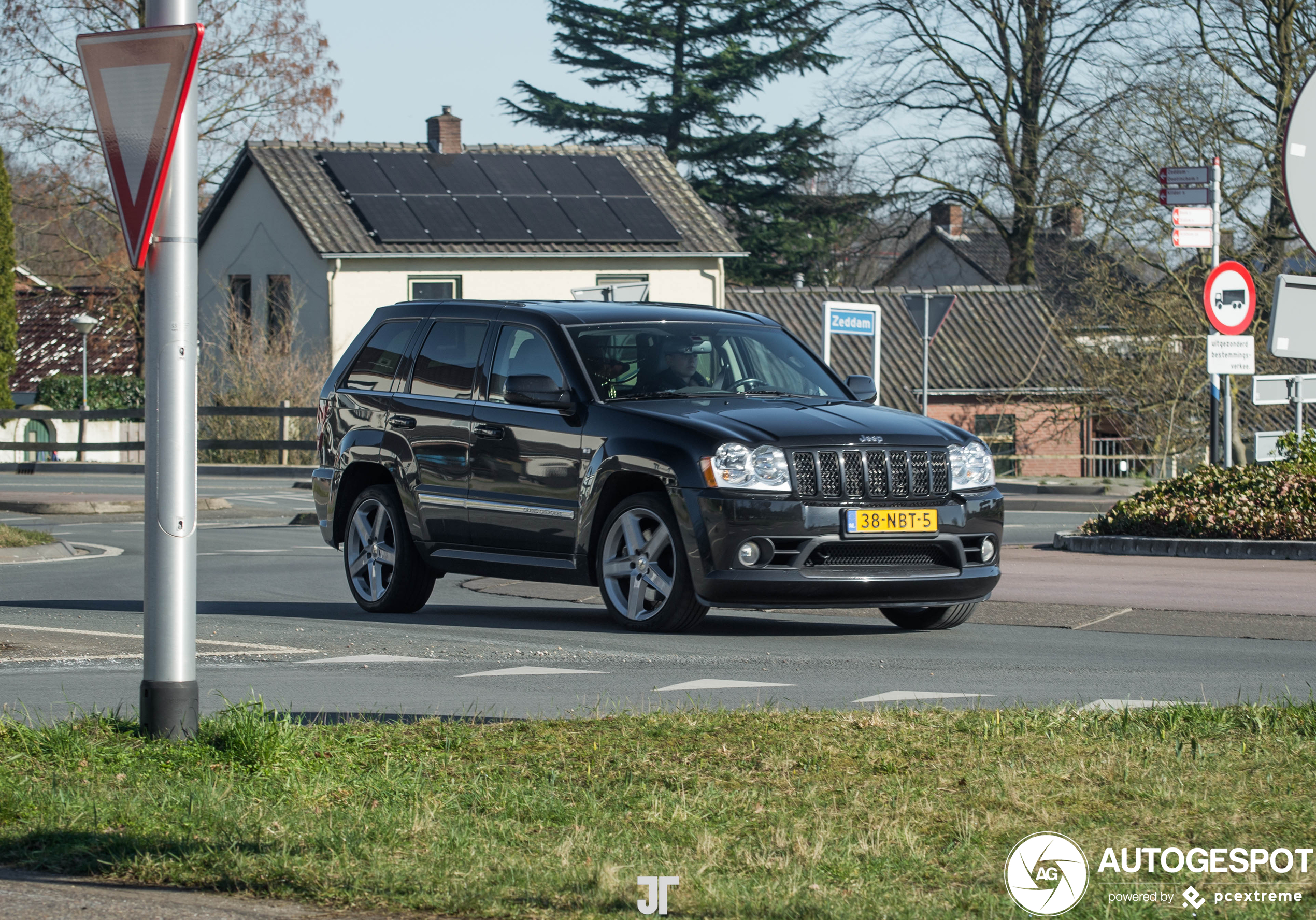 Jeep Grand Cherokee SRT-8 2005