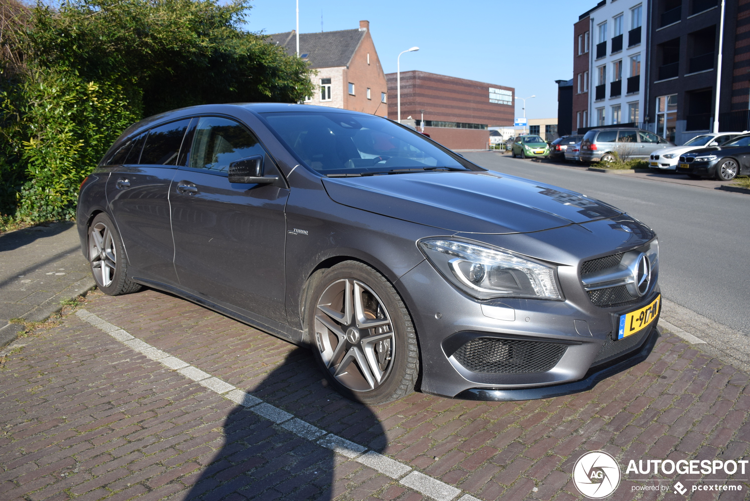 Mercedes-Benz CLA 45 AMG Shooting Brake