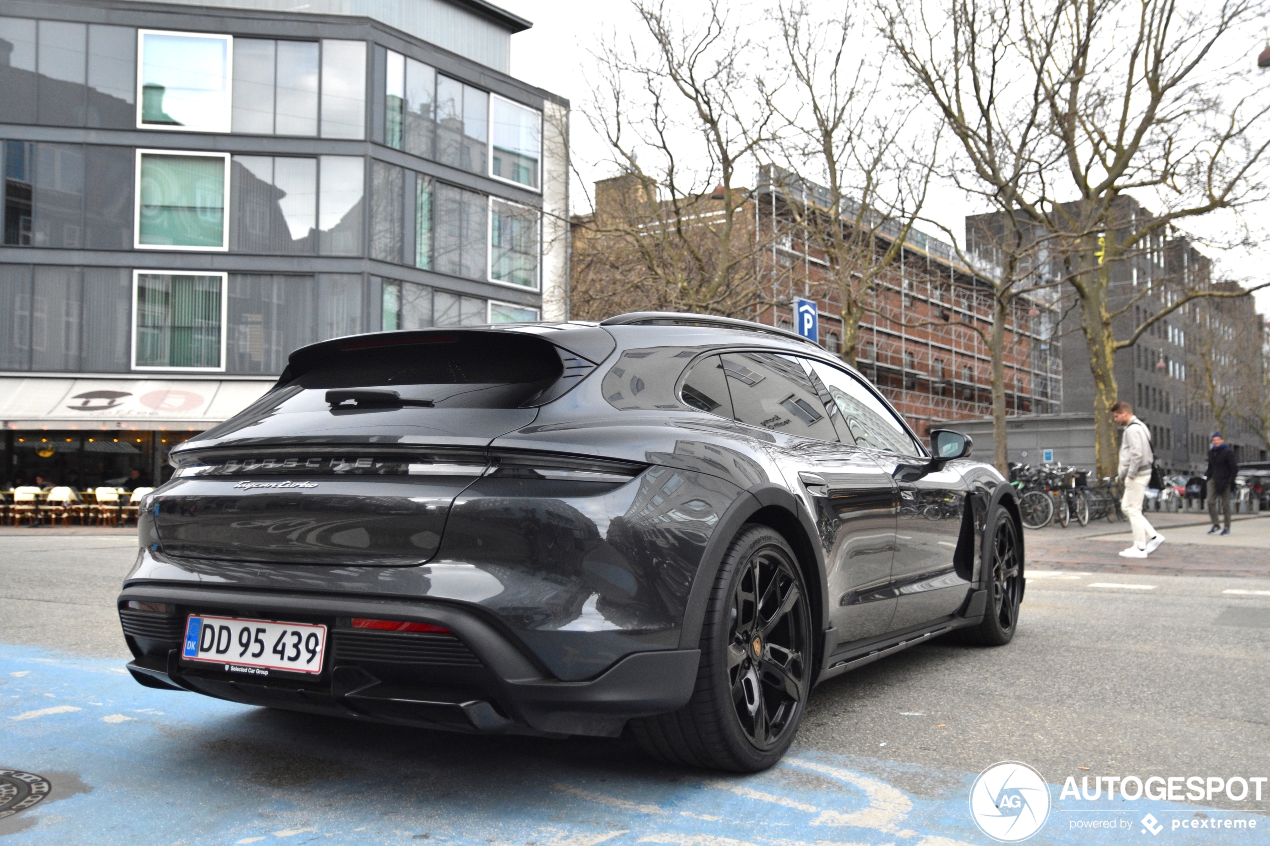 Porsche Taycan Turbo Cross Turismo