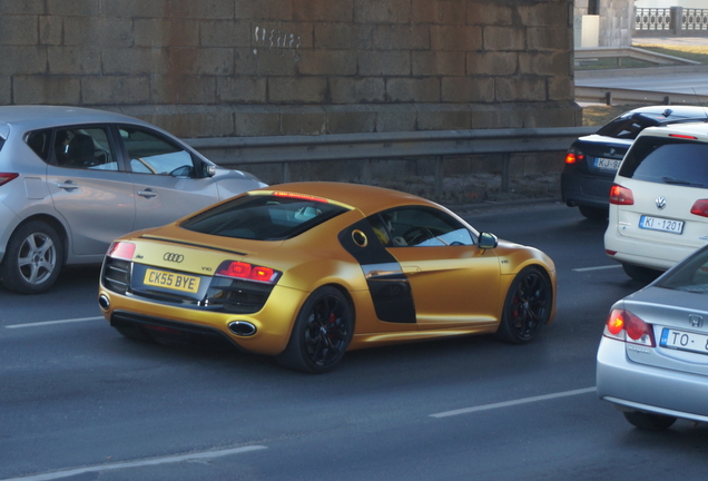 Audi R8 V10