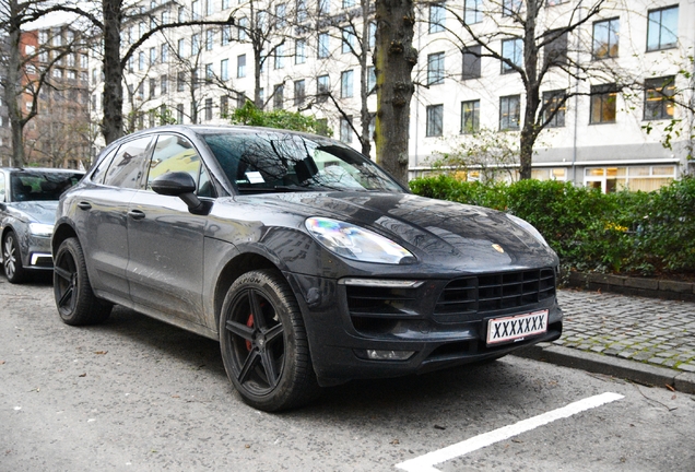 Porsche 95B Macan GTS