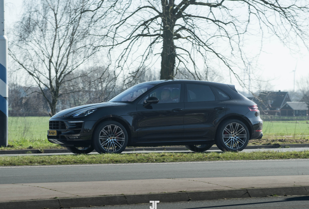 Porsche 95B Macan GTS