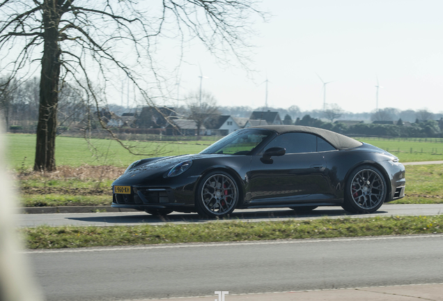 Porsche 992 Carrera 4S Cabriolet