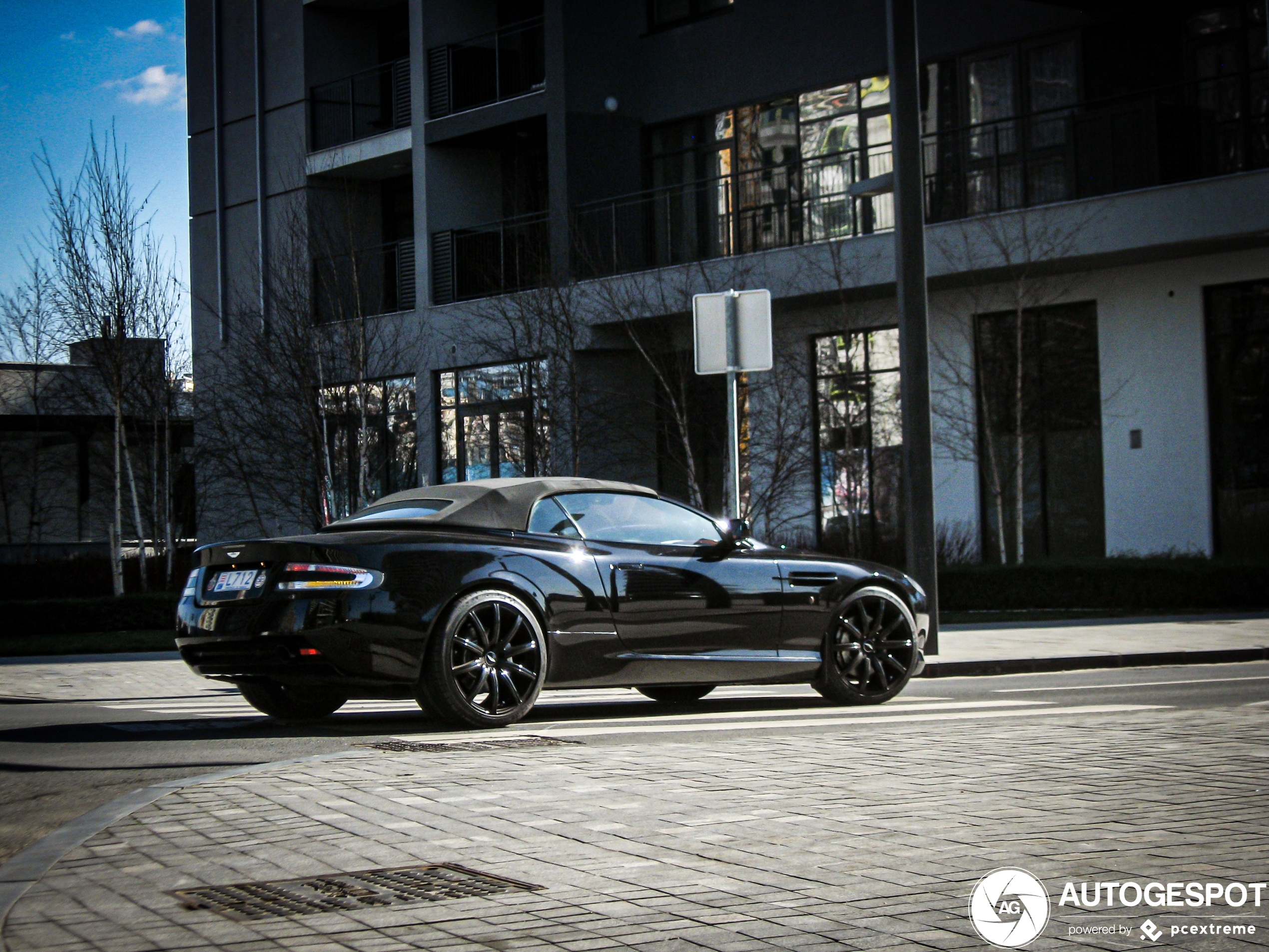 Aston Martin DB9 Volante