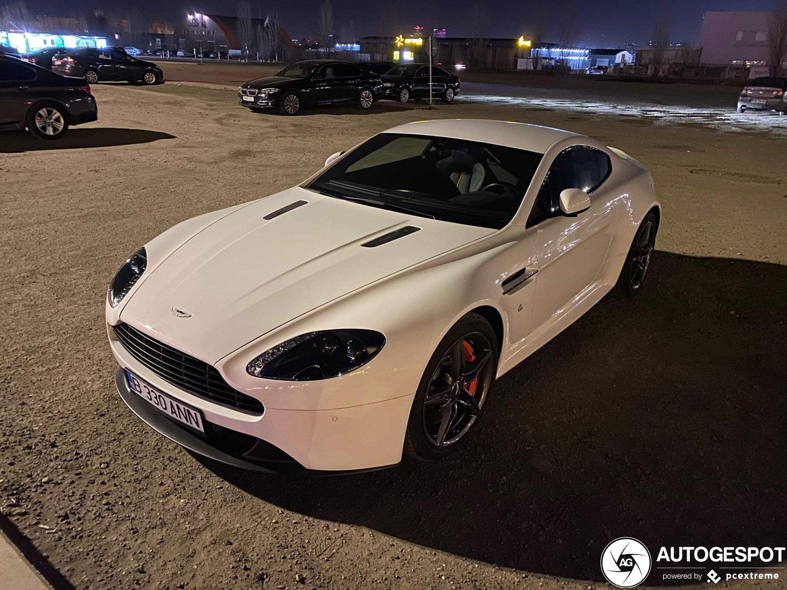 Aston Martin V8 Vantage 2012